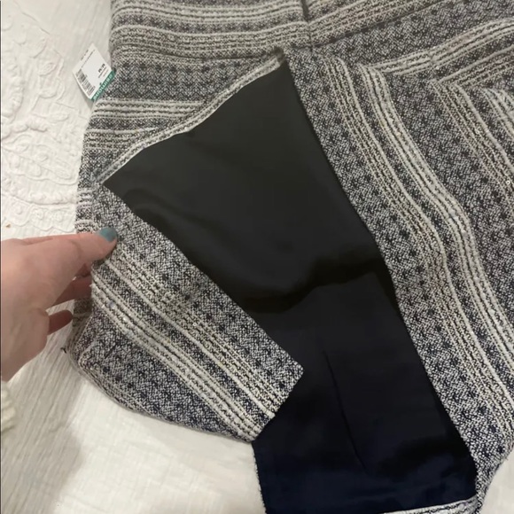 New Chic skirt medium with tag - Picture 12 of 12